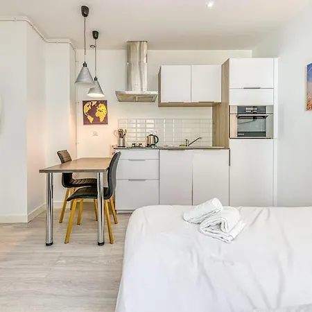 44 Foch 3 Apartment