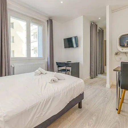 44 Foch 3 Apartment